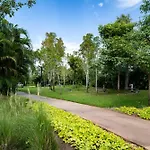 12173 Brand New Lux Signature Condo Us Consulate